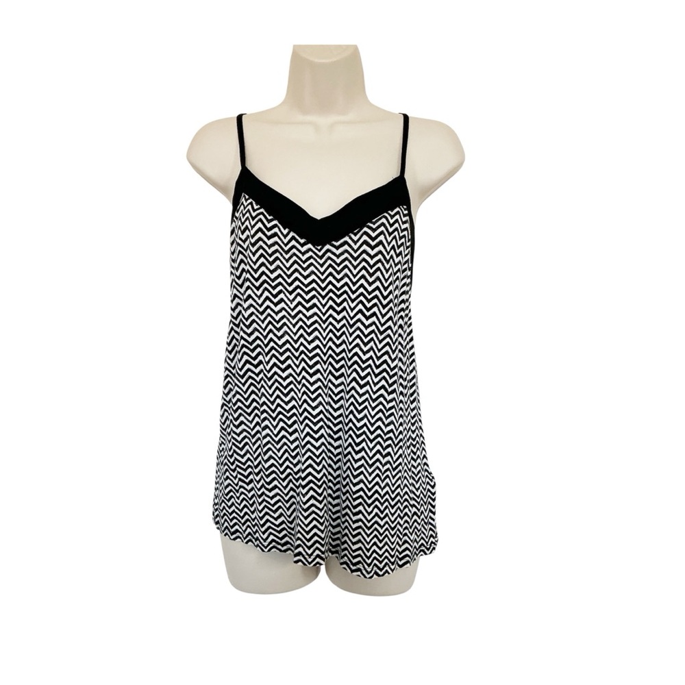 H & M Womens Sleeveless Spahgetti Strap Top Black/White Chevron Size Medium